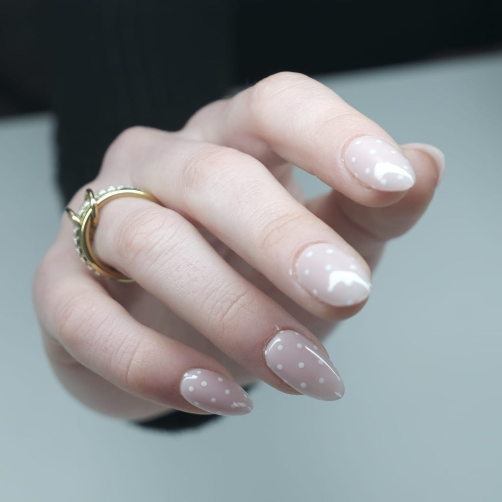 Mandorla corta a pallini